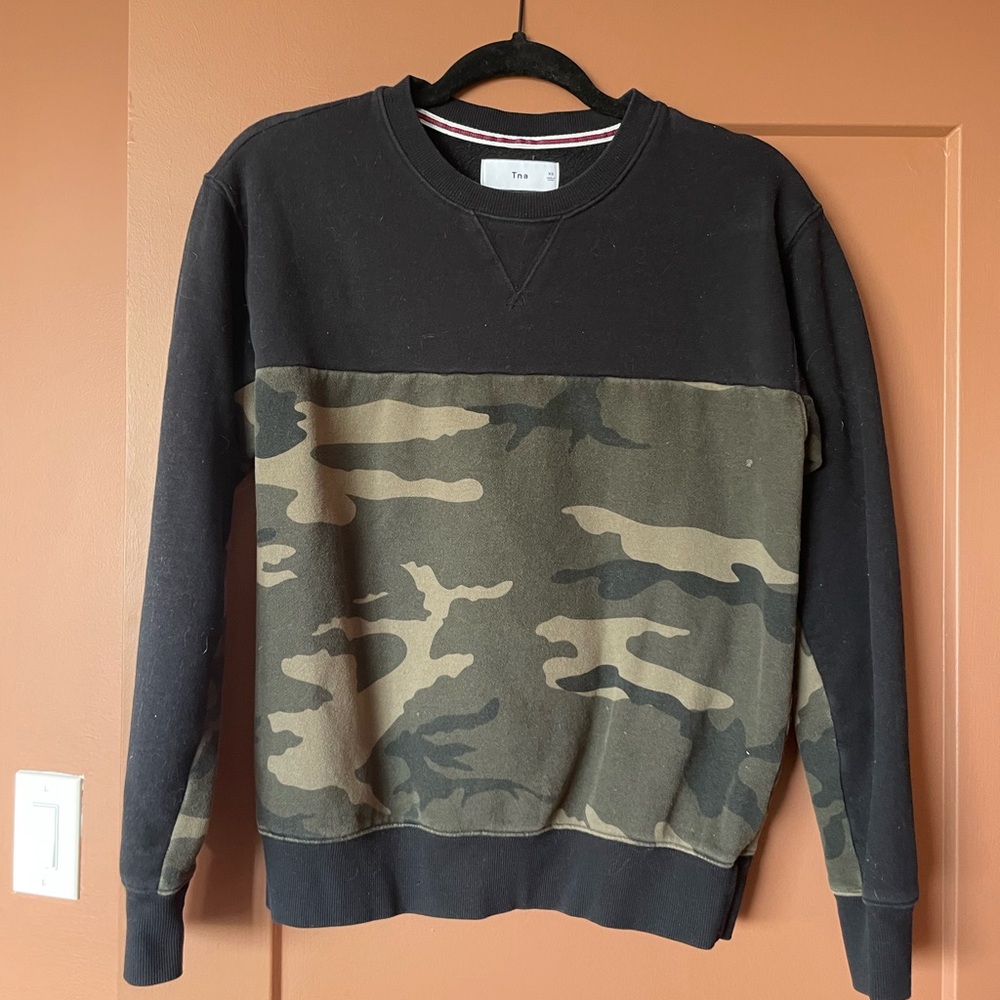 Aritzia TNA Camouflage Sweatshirt Extra Small